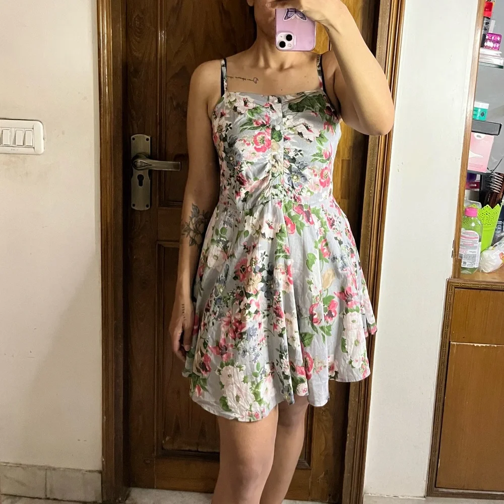 Grey Floral Skater Dress - Picture 6 of 9